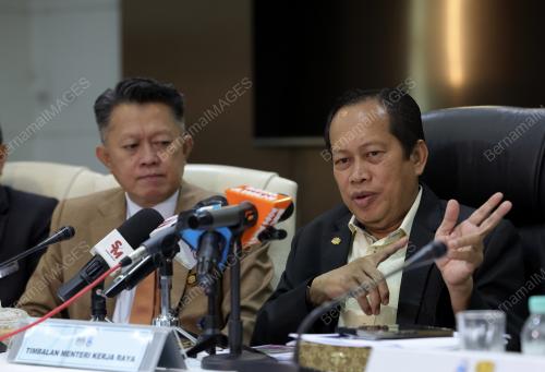 DATUK SERI AHMAD MASLAN