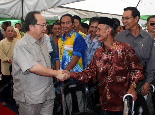 TAN SRI BERNARD DOMPOK