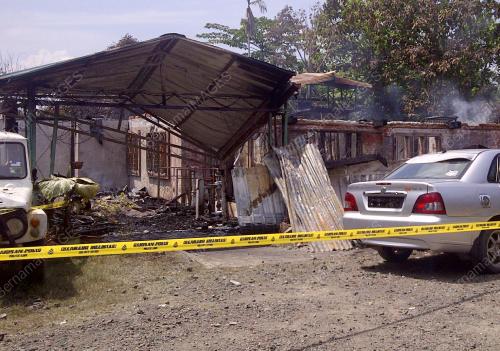 RUMAH TERBAKAR