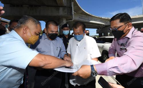 DATUK SERI BUNG MOKTAR RADIN