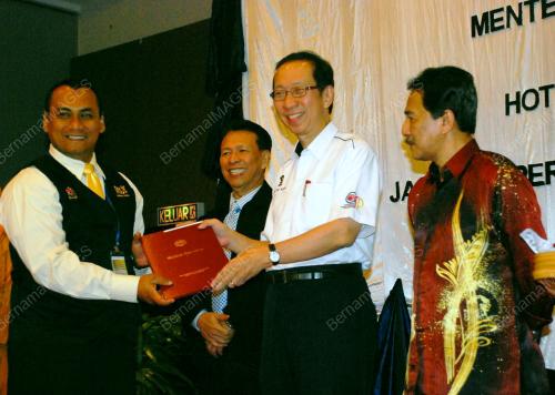 TAN SRI DR KOH TSU KOON