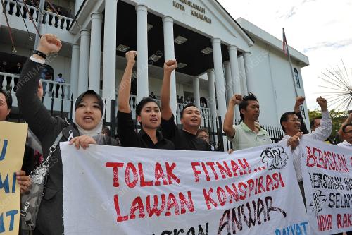 SB01_09012012_BANTAHAN