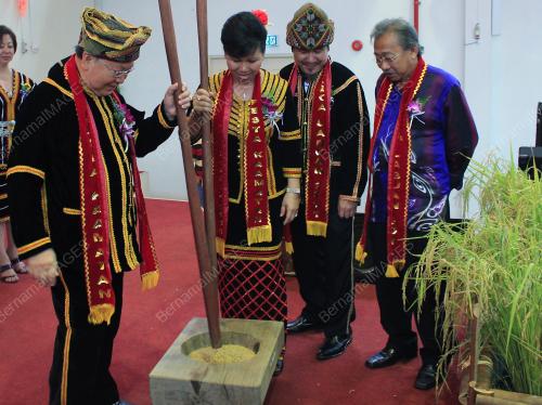 TAN SRI JOSEPH PAIRIN KITINGAN