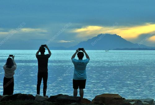 SUNRISE MT KINABALU
