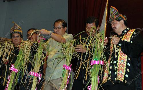 PESTA KAAMATAN