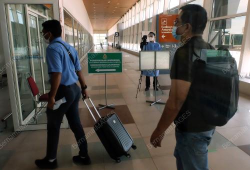 HEALTH SCREENING AT THE AIRPORT