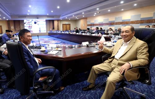 DATUK SERI HAJIJI NOOR
