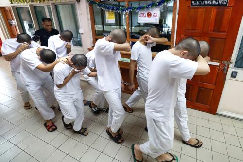 REMAJA_MAHKAMAH