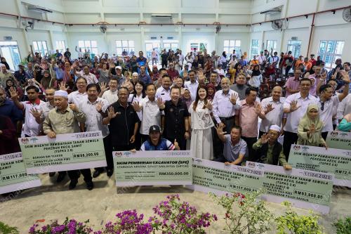 DATUK CHAN FOONG HIN