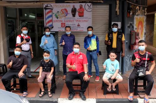 PROGRAM GUNTING RAMBUT PERCUMA