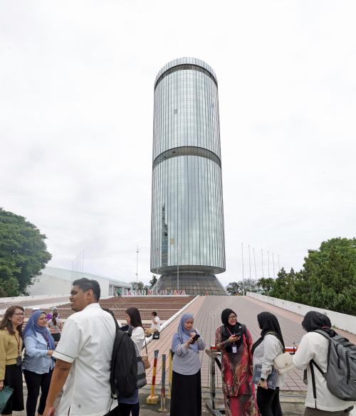 GEGARAN GEMPA DI KOTA KINABALU
