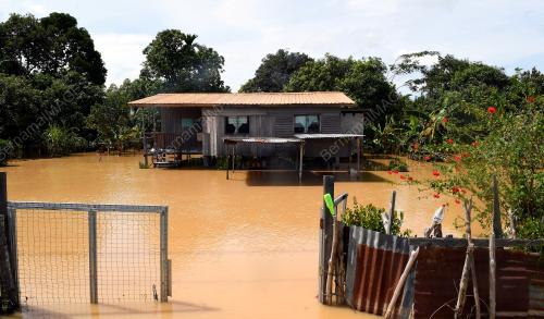 BANJIR DI MEMBAKUT