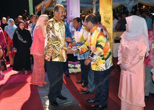 SB01_12022012_FESTIVAL