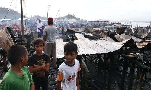 KEBAKARAN DI KAMPUNG LOK URAI PULAU GAYA