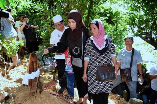SB01_12042019_KEBUMI_CULIK