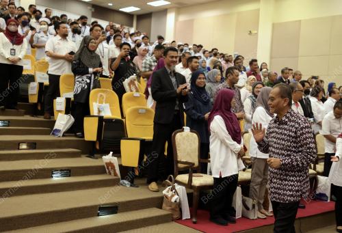 DATUK SERI DR DZULKEFLY