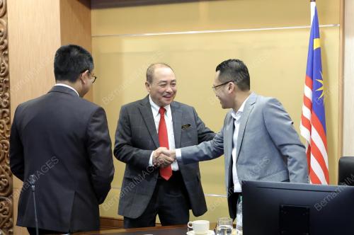 DATUK SERI HAJIJI NOOR