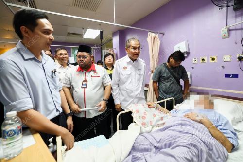 DATUK SERI DR. DZULKEFLY AHMAD