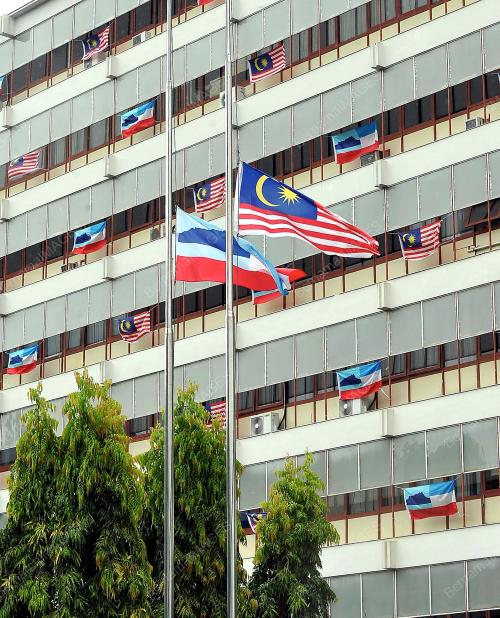 SB01_12092017_BENDERA