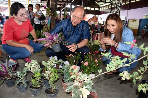 SB01_13012019_PASAR_MINGGU_TENOM