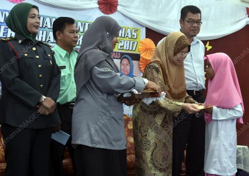 SB01_13022017_BANTUAN_KHAS