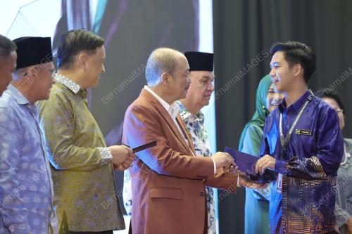 DATUK SERI HAJIJI NOOR