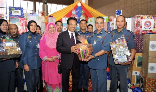 SB01_13062017_KUIH_RAYA