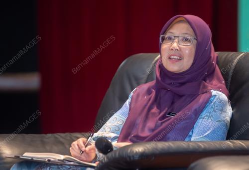 DR ZALIHA MUSTAFA