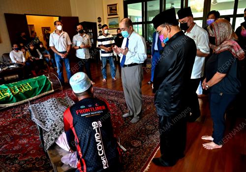 DATUK HAJIJI NOOR