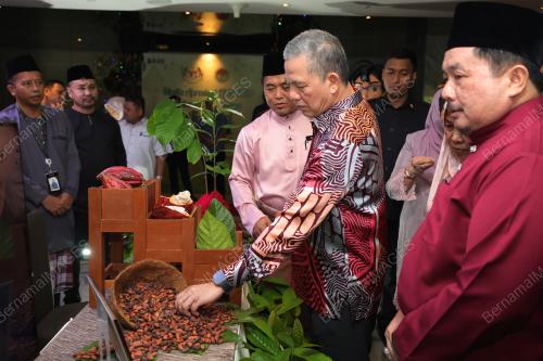 DATUK SERI FADILLAH YUSOF