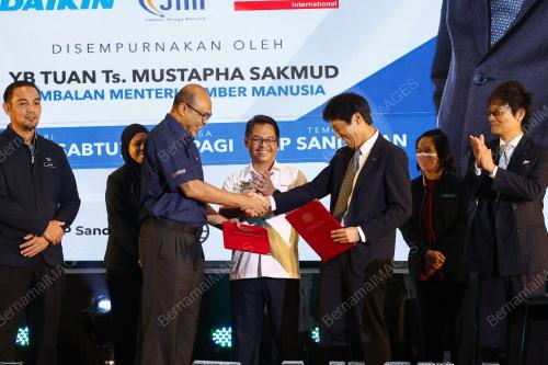 MUSTAPHA SAKMUD