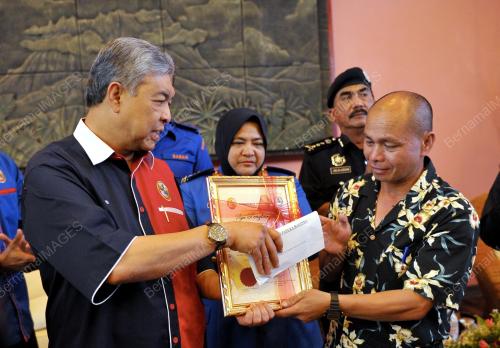 SB01_16062015_ZAHID
