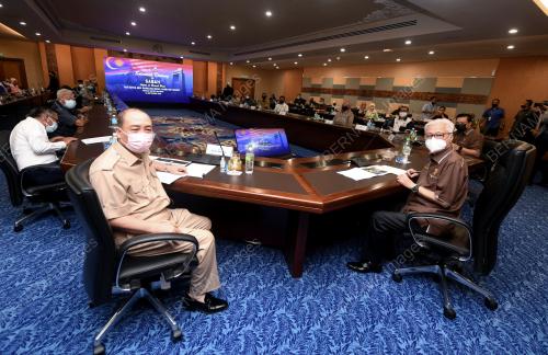 DATUK SERI ISMAIL SABRI YAAKOB