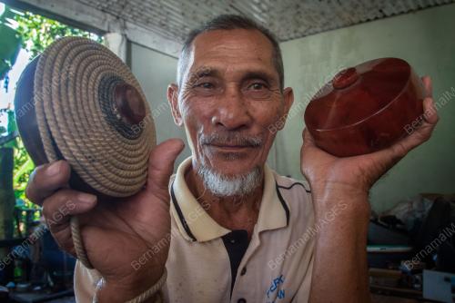 PEMBUAT GASING TRADISI BORNEO
