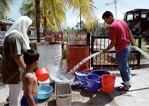 SB01_19022016_BANTUAN_AIR