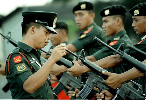 SB01_19022016_LATIHAN_TENTERA