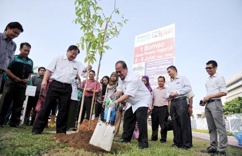 SB01_19062012_DATUK_BANDAR