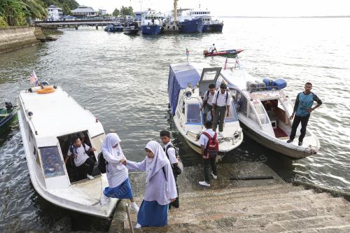 PELAJAR SEKOLAH