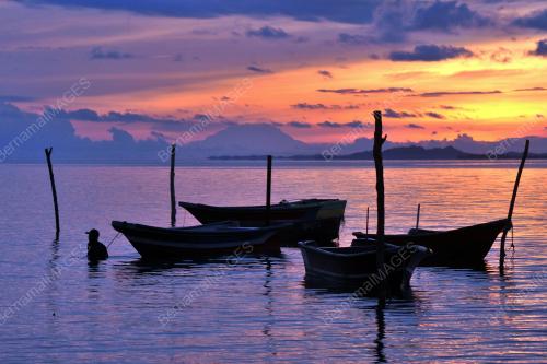 PEMANDANGAN NELAYAN DAN KINABALU
