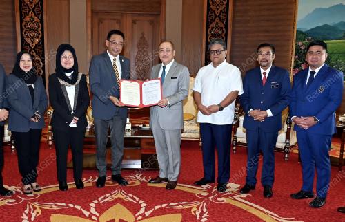 DATUK HAJIJI NOOR