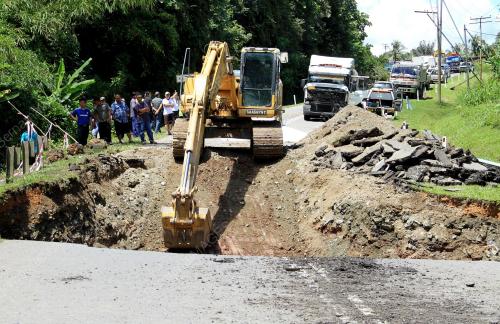 SB01_21022012_TANAH_RUNTUH