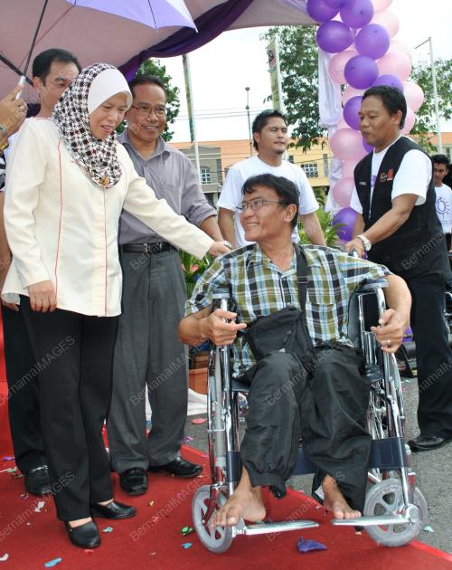 SB01_22012011_AZIZAH_OKU