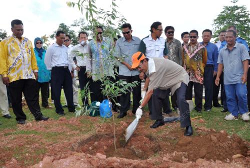 KEMPEN TANAM POKOK