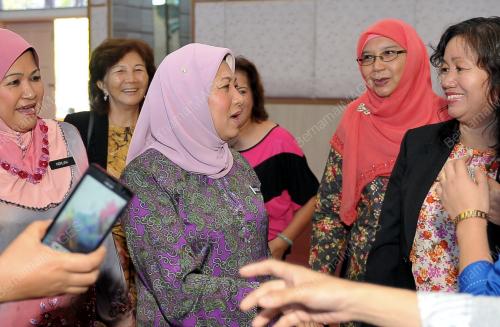 SB01_22092014_WANITA