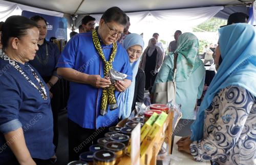 TAN SRI JOHARI ABDUL