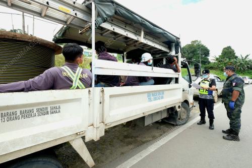 SEKATAN JALAN RAYA