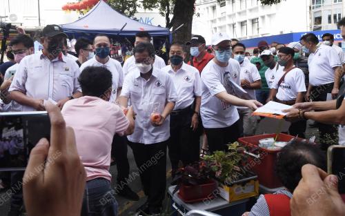DATUK JONISTON BANGKUAI