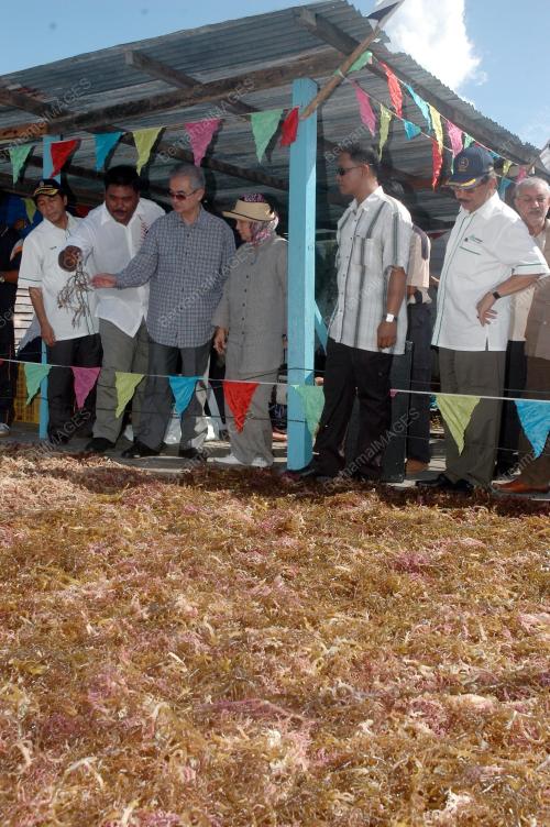 TUN ABDULLAH AHMAD BADAWI