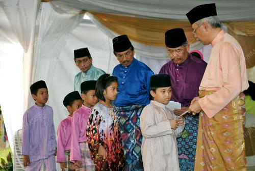 SB01_25072013_DUIT_RAYA