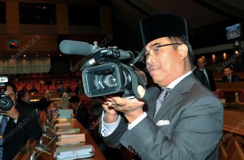 SB01_25102012_JURUGAMBAR_YB